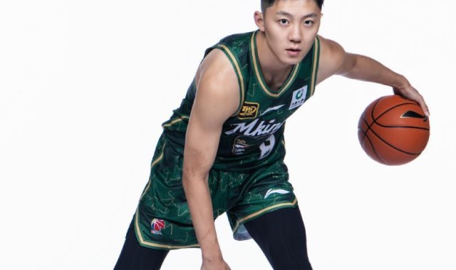 开云官方网站-已经离队！广东旧将遭同曦放弃，上赛季场均5分2板或就此告别CBA