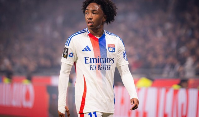 kaiyun sports-记者：马利克-福法纳决定留在里昂，等下一个窗口期合适的机会