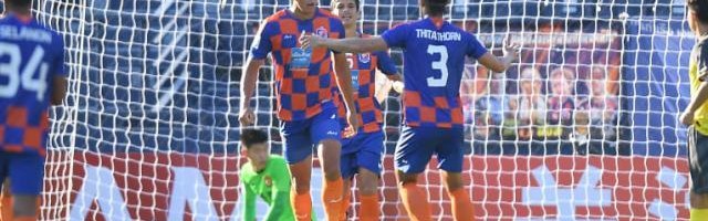 开云官方网站-广州小将七寸被对手抓住 4粒丢球因高空防守不足