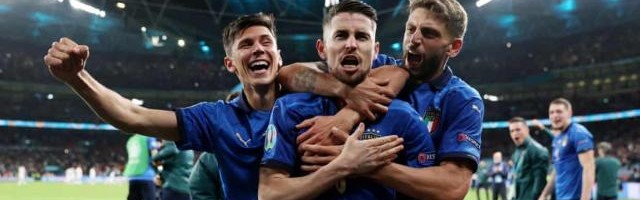 开云官方网站-王勤伯：曼奇尼能伸能屈，防守反击仍是意大利DNA