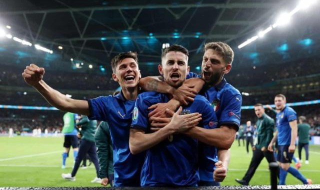 开云官方网站-王勤伯：曼奇尼能伸能屈，防守反击仍是意大利DNA