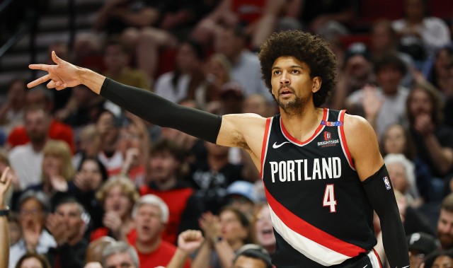 开云体育官方网站-场均2.5断但仅出战4场！美记：塞布尔正在与开拓者协商买断合同