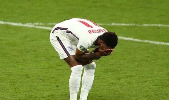 开云体育官方网站-拉什福德手术治肩伤 或缺席曼联前8轮比赛